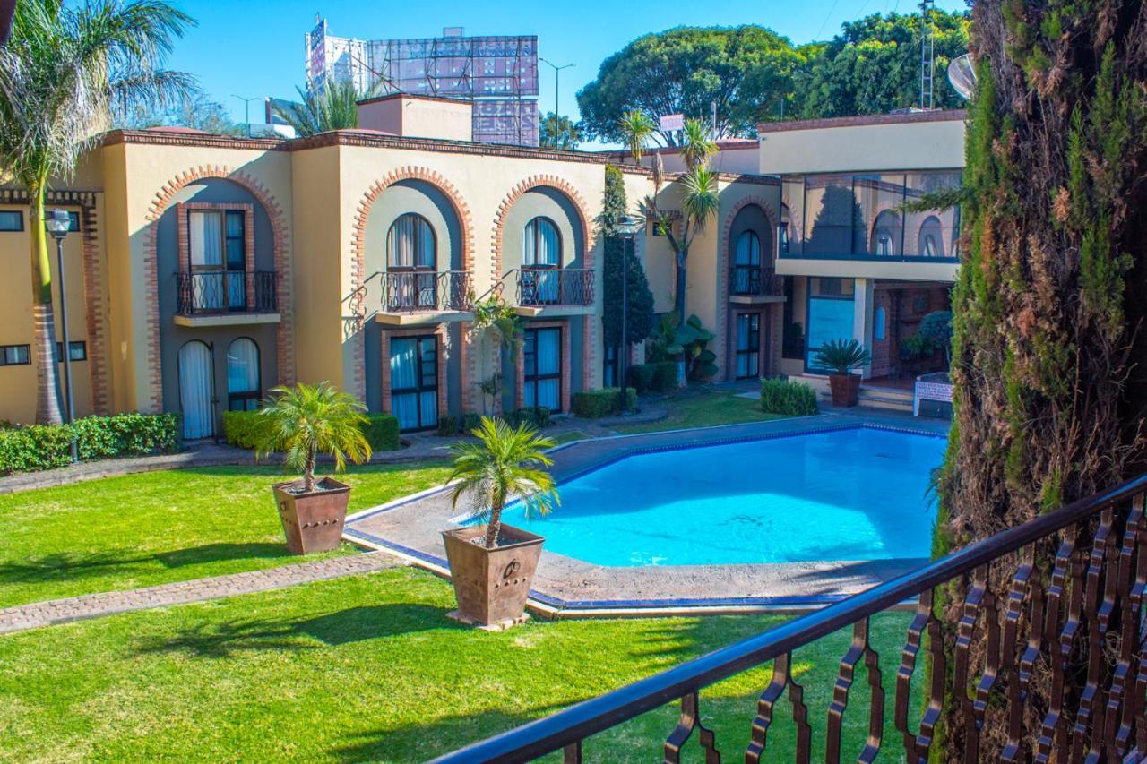 Hotel Villa Capri Морелия Экстерьер фото