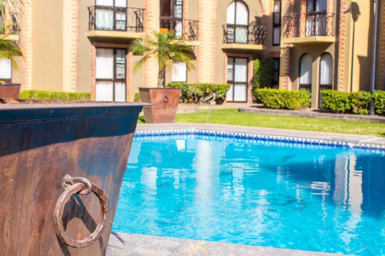 Hotel Villa Capri Морелия Экстерьер фото